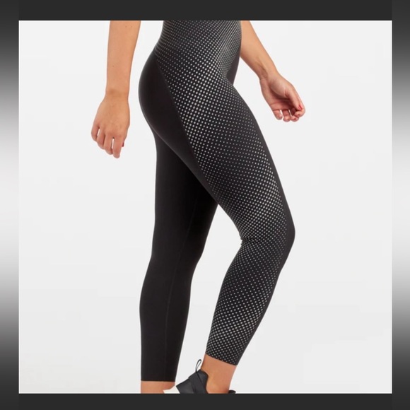 SPANX Pants - NEW Spanx Black 7/8 Legging Every Wear Reflective Size Large Shapewear Athletic